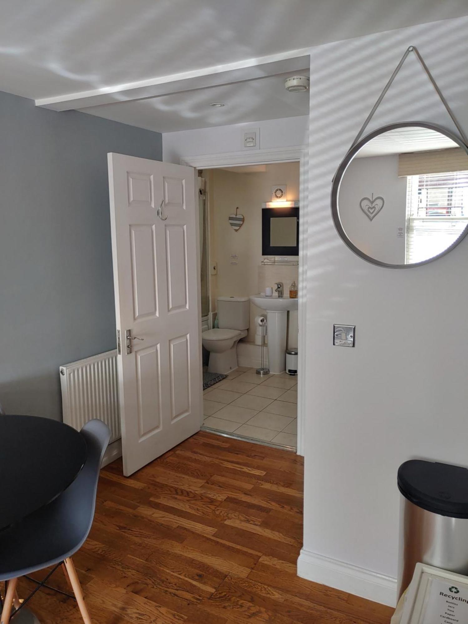 The Bath House Apartments - Free 1St Breakfast - Free Parking Екстериор снимка